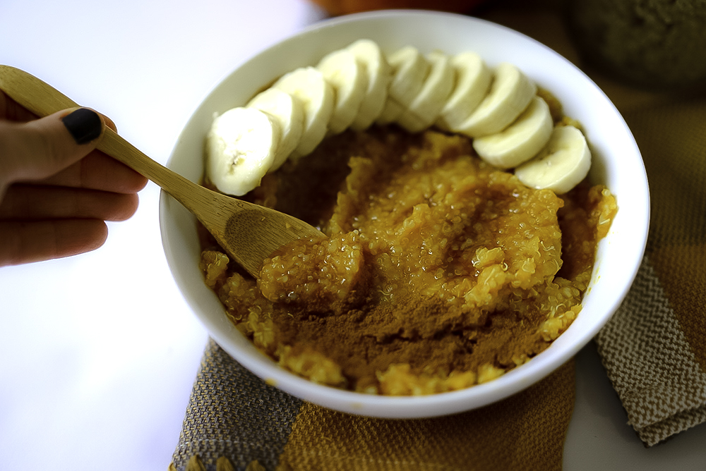 Pumpkin Quinoa Breakfast Bowl | My Vegetarian Family #pumpkinquinoabreakfast #myvegetarianfamily
