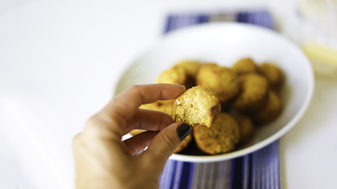 Vegan CornBread Muffin Recipe | My Vegetarian Family #vegancornbreadrecipe