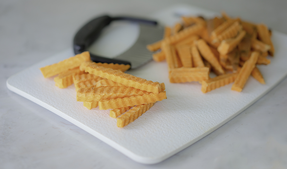 Sweet Potato Crinkle Fries Recipe |Air Fryer | My Vegetarian Family #airfryercrinklefries #airfryersweetpotatofries