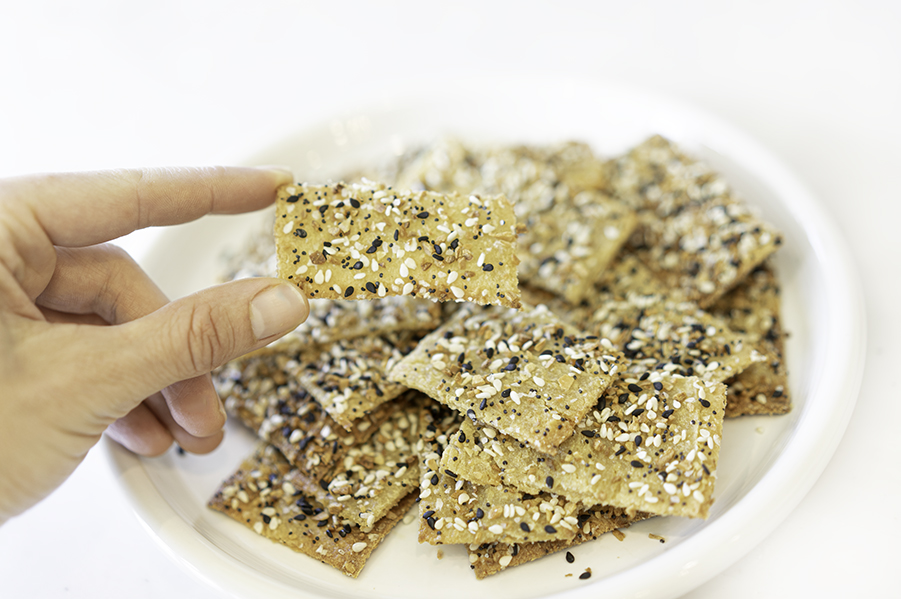Gluten Free Quinoa Crackers | My Vegetarian Family