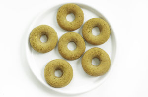 Baked Vegan Pumpkin Donuts | My Vegetarian Family #bakeddonuts #veganpumpkinspice #bakednotfried #egglessbaking