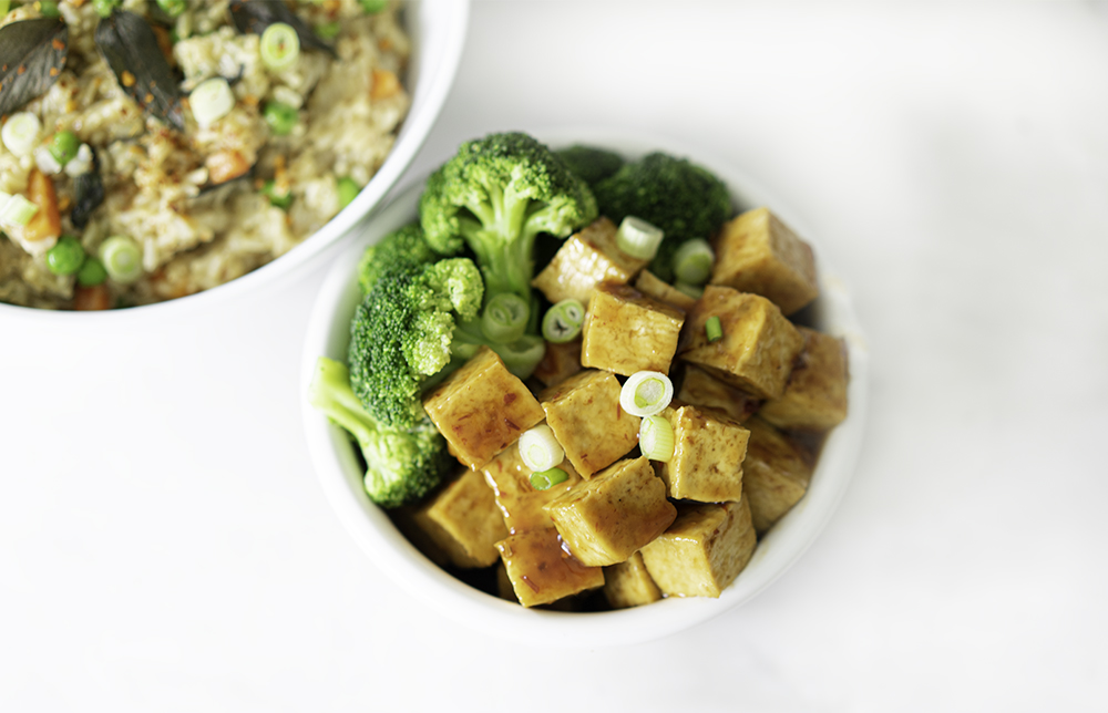 Sweet and Spicy Tofu | My Vegetarian Family #bakedtofu #oilfreetofu #srirachatofu #spicytofu #easyvegandinner