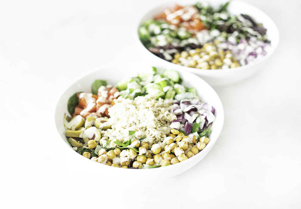 Mediterranean Quinoa Salad Bowl | My Vegetarian Family #quinoasaladbowl #veganmediterraneanfood #saladwithairfriedchickpeas