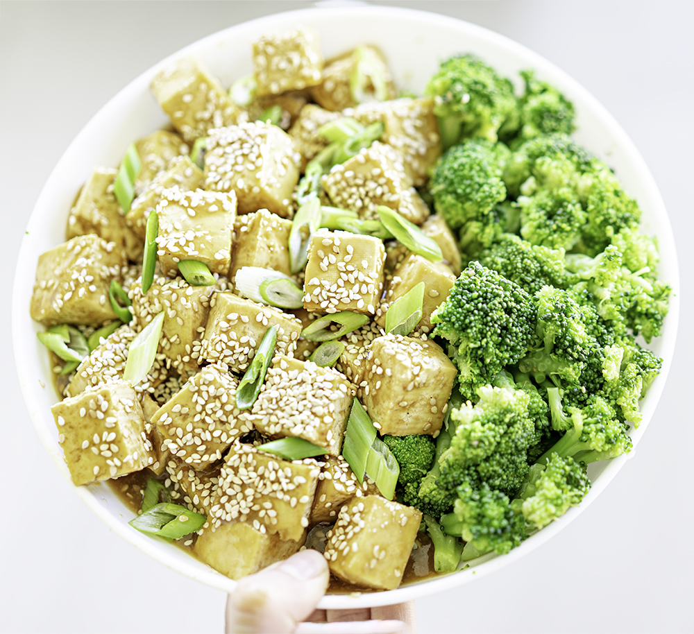 Sticky Sesame Tofu | My Vegetarian Family #stickysesametofu #bakedtofu #tofuwithbroccoli #sesametofu