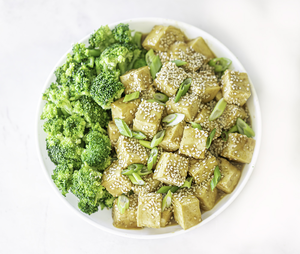 Sticky Sesame Tofu | My Vegetarian Family #stickysesametofu #bakedtofu #tofuwithbroccoli