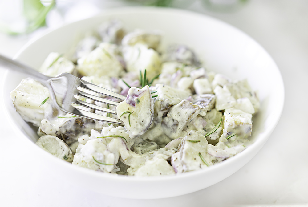 Vegan Rosemary Potato Salad | My Vegetarian Family #egglesspotatosalad #homemademayo #plantbasedpotatosalad
