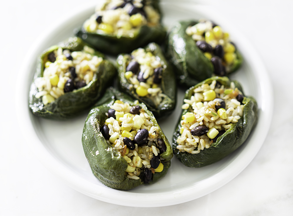 Stuffed Poblano Peppers | My Vegetarian Family #stuffedpoblanopeppers #roastedpoblanopeppers #poblanopepperswithbeansandbrownrice