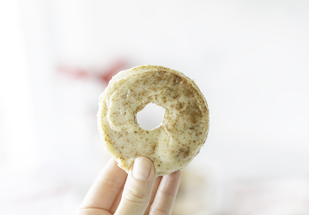 Baked Gingerbread Donuts | My Vegetarian Family #bakeddonuts #egglessbaking #bakedvegangingerbreaddonuts