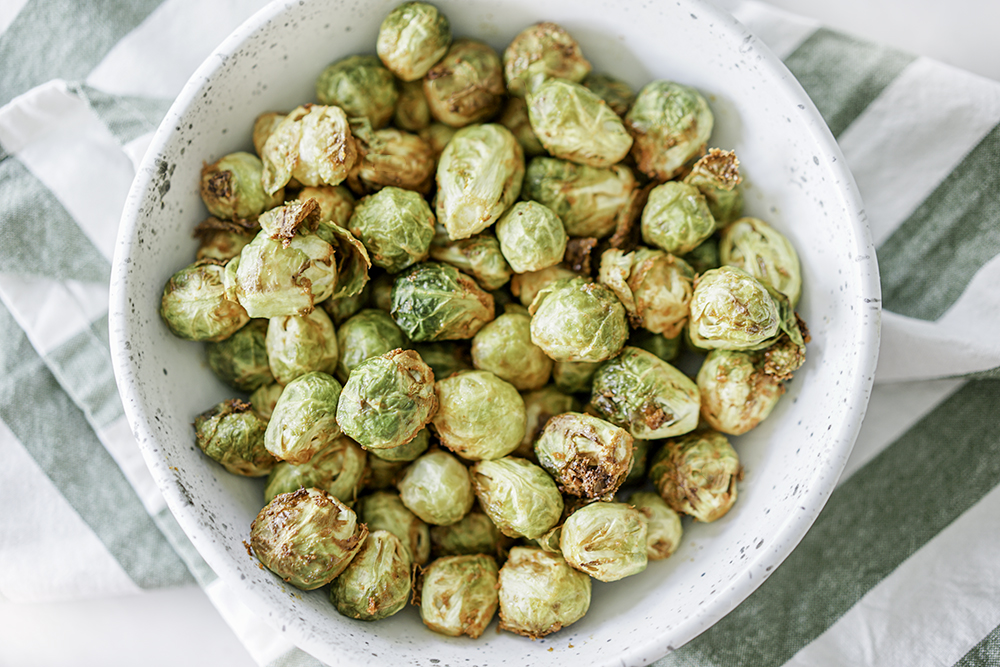 Sweet and Spicy Air Fryer | Brussels Sprouts My Vegetarian Family #airfryerbrusselssprouts