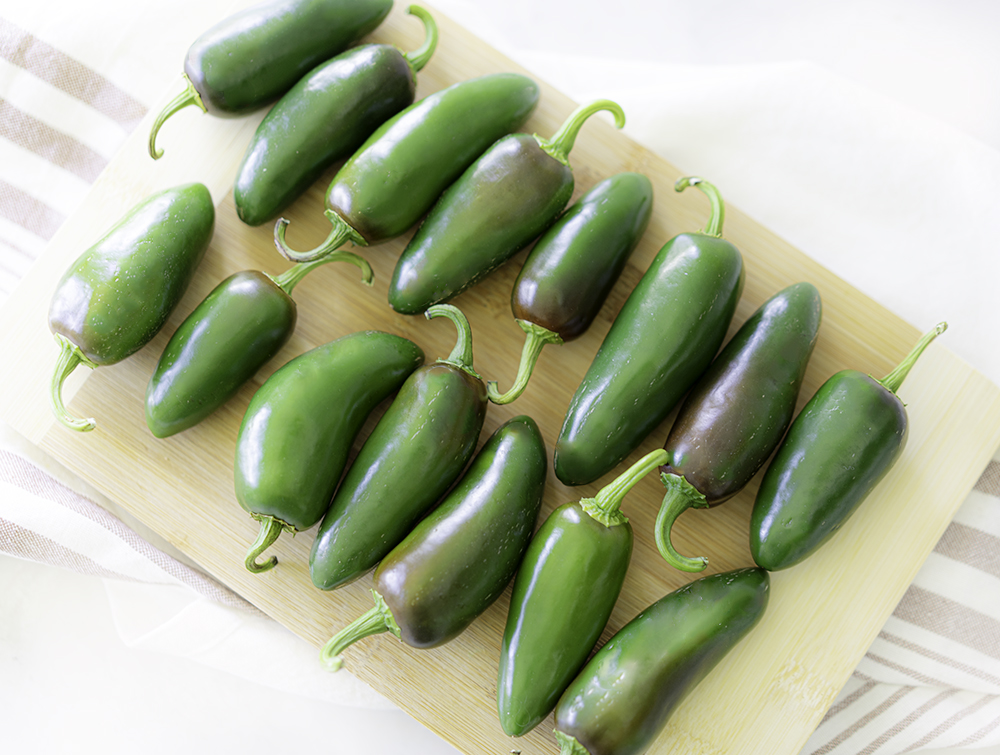 Jalapeno peppers from garden | My Vegetarian Family #jalapenopeppers #gardenpeppers