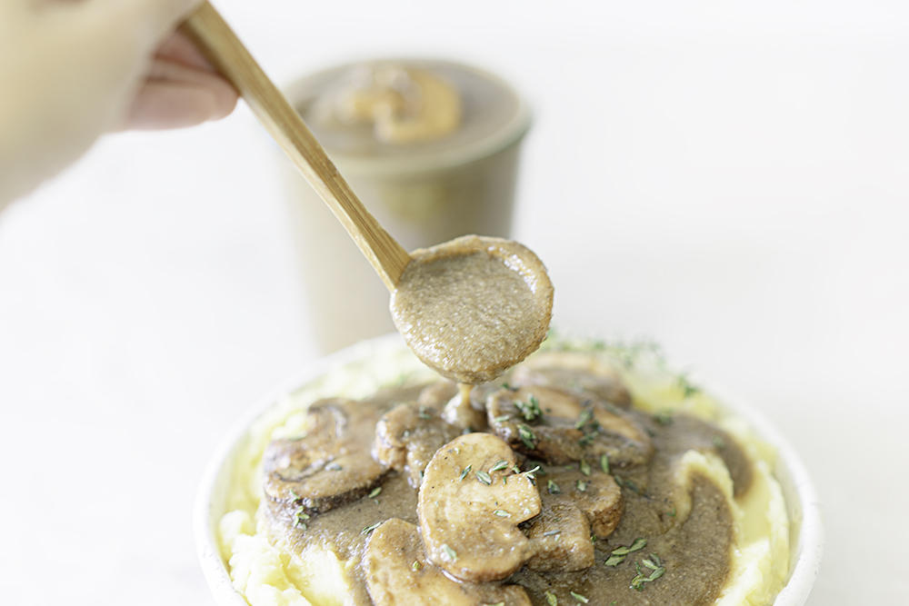 quick-and-easy-vegetarian-mushroom-gravy-my-vegetarian-family