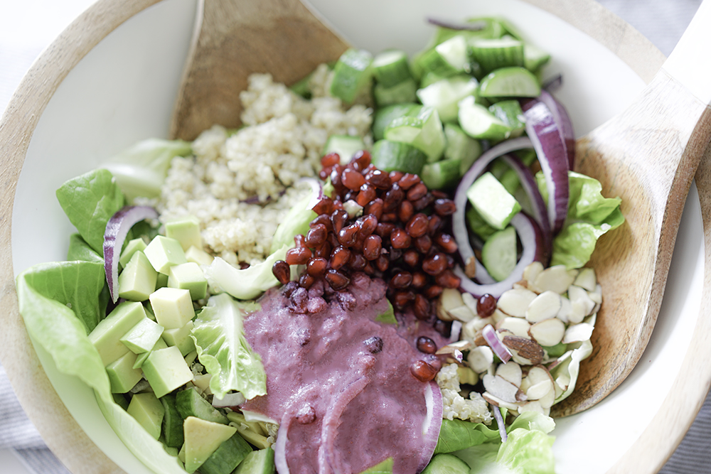 Pomegranate Quinoa Salad | My Vegetarian Family #pomegranatesalad