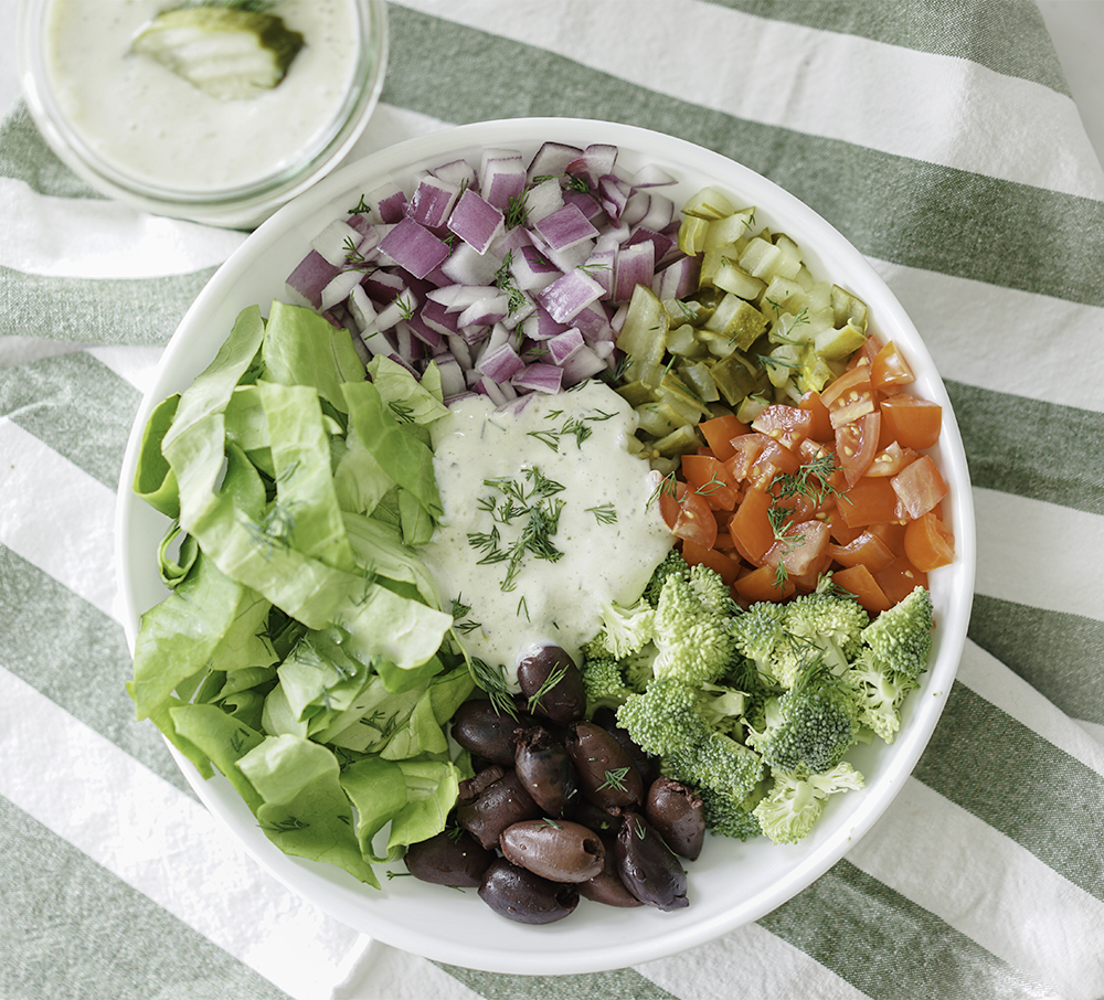 Vegan Dill Ranch Salad Dressing | My Vegetarian Family #vegandillranch