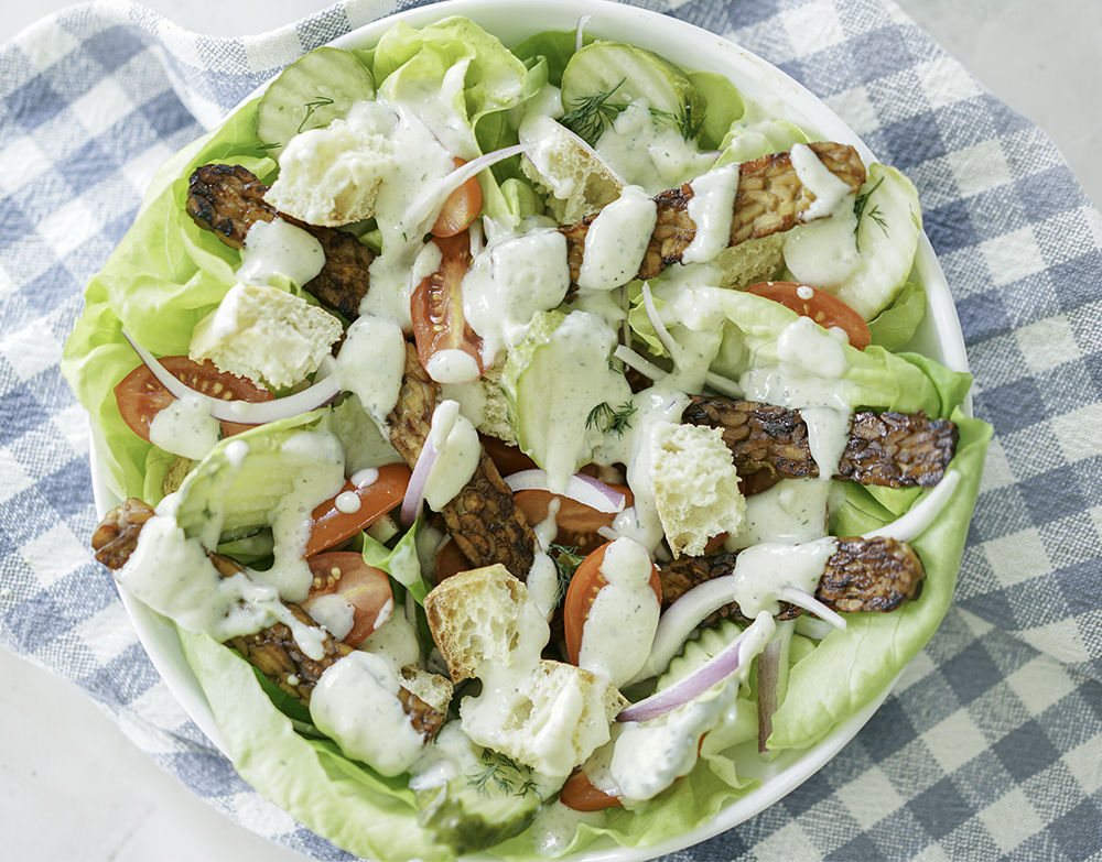 Vegan Tempeh BLT Salad Bowl | My Vegetarian Family #vegantempehbltsaladbowl